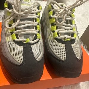 Air max 95 size 13.5 pre school